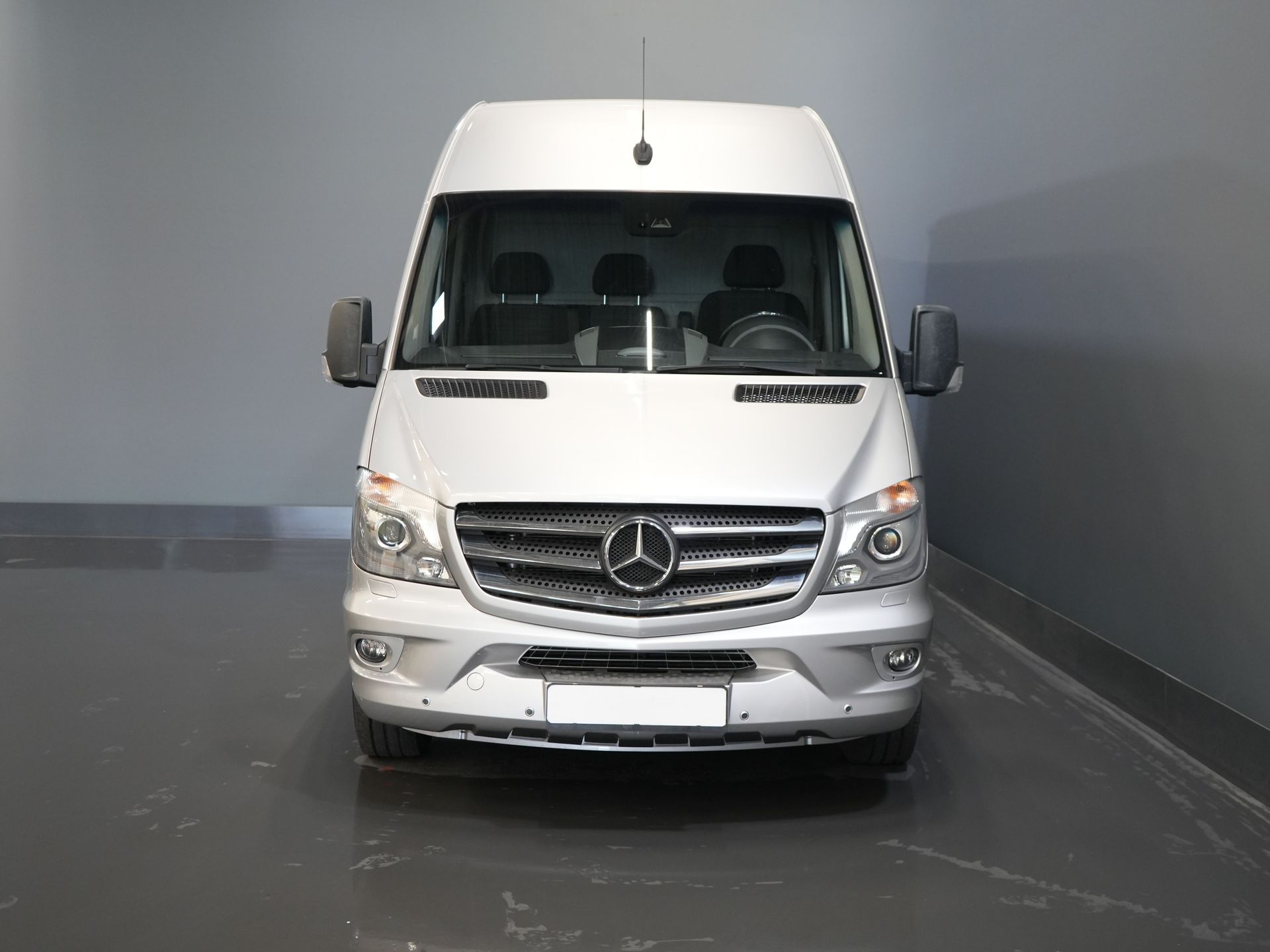 Mercedes-Benz Sprinter Van 319 3.0 V6 CDI Aut. L2H2 E6 BPM FREE ! LOW KM!/ 3.5t Capacité de remorquage/ Xenon/ LMV/ Cruise/ Seatverw./ Camera/ Airco