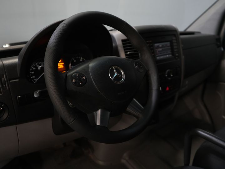 Mercedes-Benz Sprinter Van 319 3.0 V6 CDI Aut. L2H2 E6 BPM FREE ! LOW KM!/ 3.5t Capacité de remorquage/ Xenon/ LMV/ Cruise/ Seatverw./ Camera/ Airco