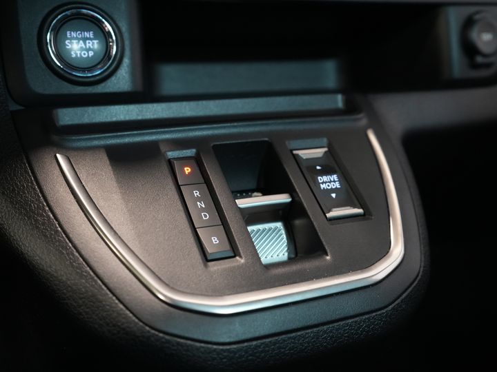 Citroën Ë-Spacetourer Personenvervoer (Ulysse) L2 75 kWh 330 km WLTP (€40.467 incl.btw) Combi/ Kombi/ 8P/ 8 Pers./ Snellader/ 2x Elek.Schuif/ Xenon/ Pano/ Leder/ Clim