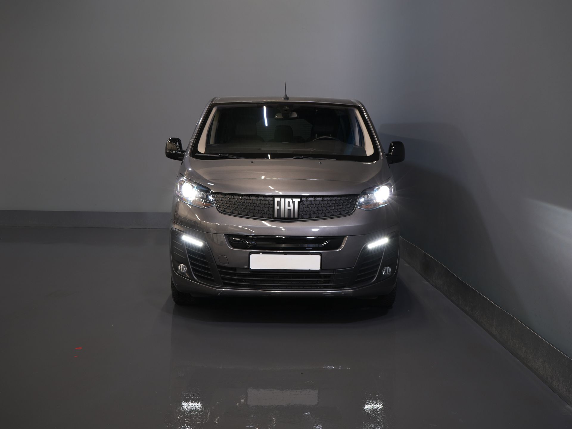 Citroën Ë-Spacetourer Personenvervoer (Ulysse) L2 75 kWh 330 km WLTP (€40.467 incl.btw) Combi/ Kombi/ 8P/ 8 Pers./ Snellader/ 2x Elek.Schuif/ Xenon/ Pano/ Leder/ Clim