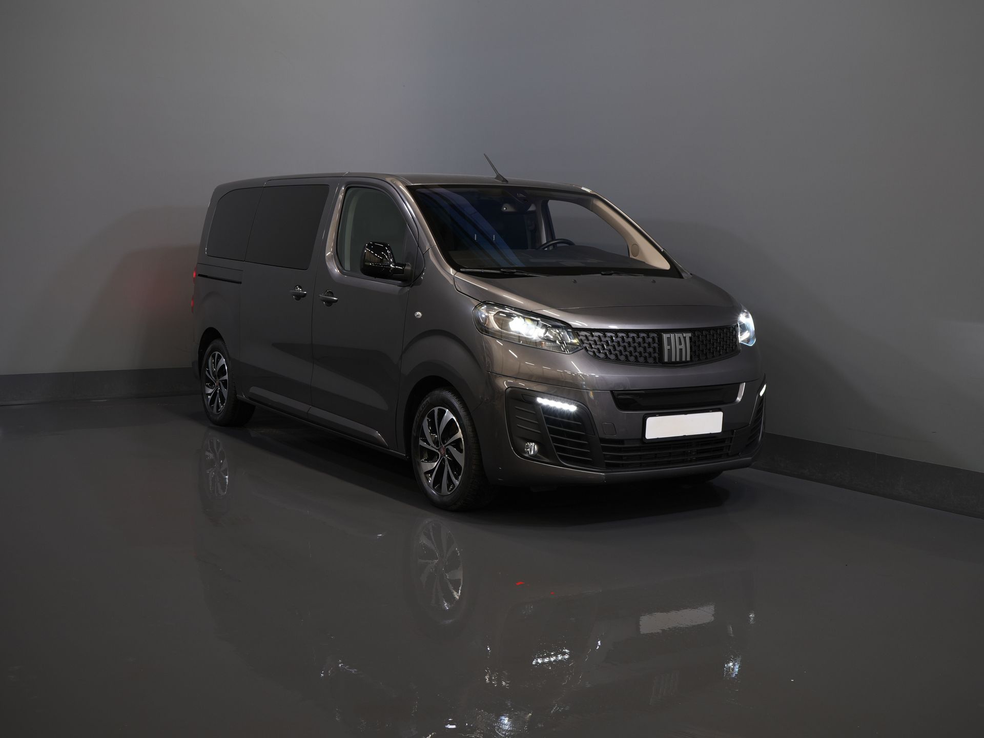 Citroën Ë-Spacetourer Personenvervoer (Ulysse) L2 75 kWh 330 km WLTP (€40.467 incl.btw) Combi/ Kombi/ 8P/ 8 Pers./ Snellader/ 2x Elek.Schuif/ Xenon/ Pano/ Leder/ Clim