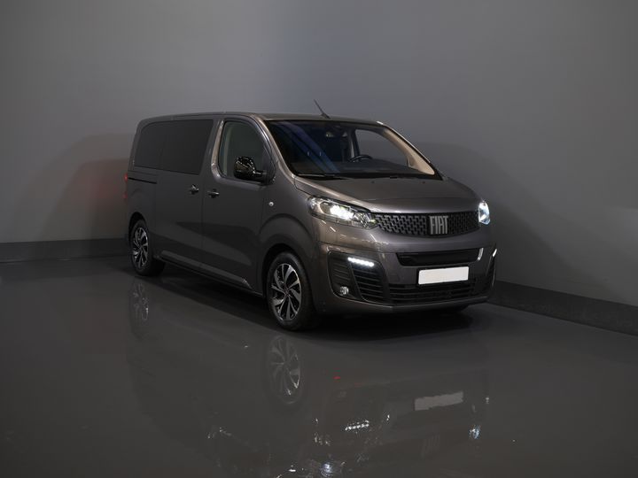 Fiat e-Ulysse Transporte de pasajeros (Scudo) L2 75 kWh 330 km WLTP (40 467 € IVA incluido) Combi/ Kombi/ 8P/ 8 personas/ Cargador rápido/ 2x Elek.Schuif/ Xenón/ Pano/ Cuero/ Clima