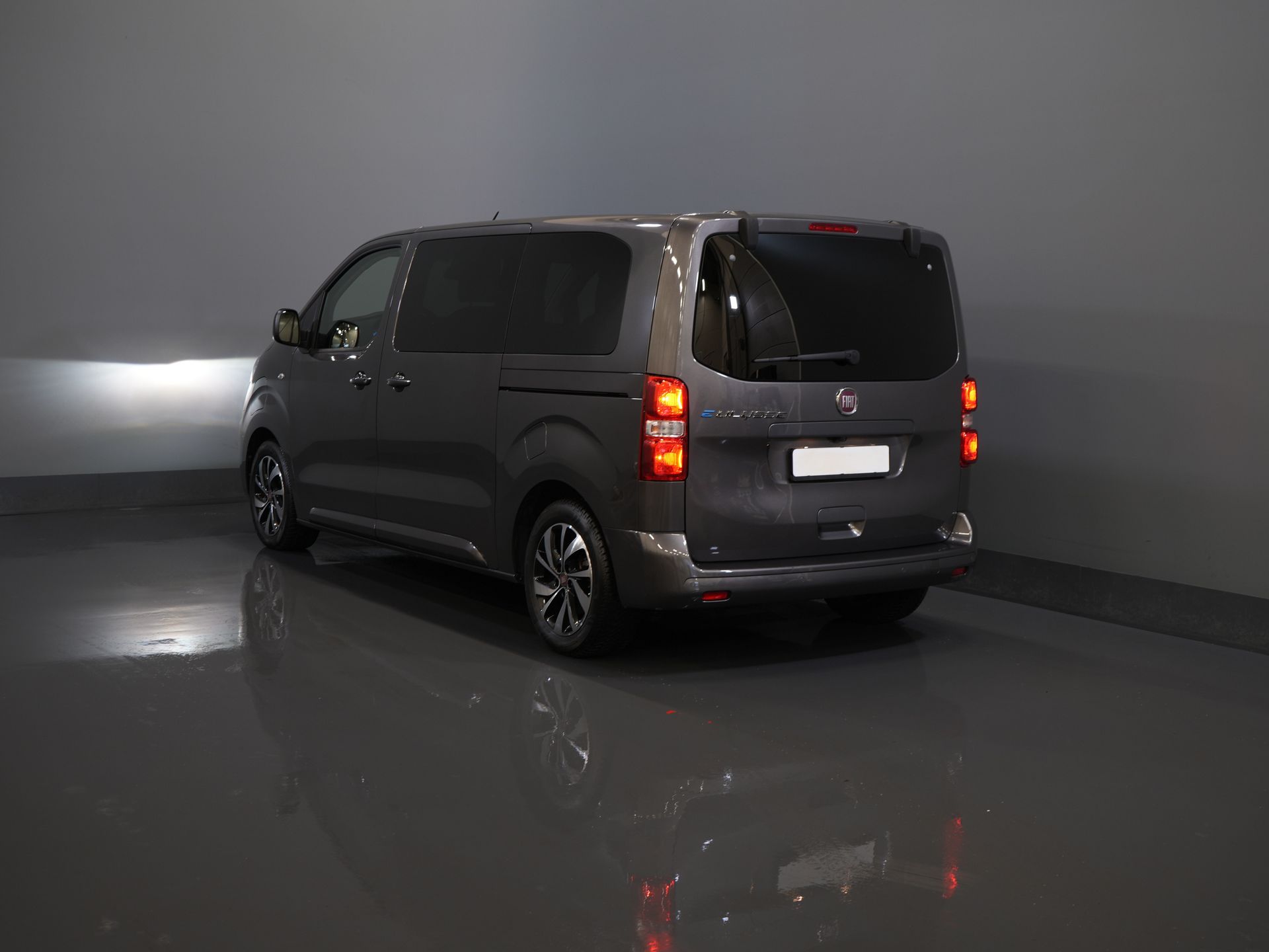 Citroën Ë-Spacetourer Personenvervoer (Ulysse) L2 75 kWh 330 km WLTP (€40.467 incl.btw) Combi/ Kombi/ 8P/ 8 Pers./ Snellader/ 2x Elek.Schuif/ Xenon/ Pano/ Leder/ Clim