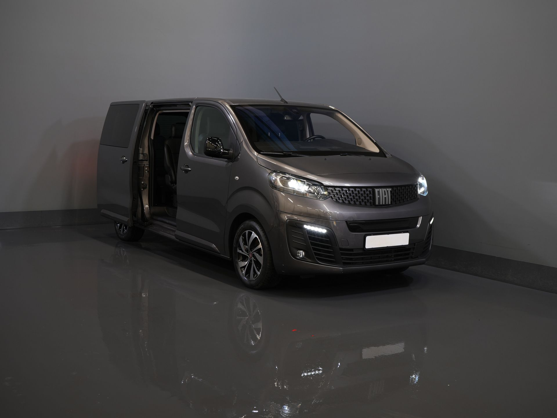 Citroën Ë-Spacetourer Personenvervoer (Ulysse) L2 75 kWh 330 km WLTP (€40.467 incl.btw) Combi/ Kombi/ 8P/ 8 Pers./ Snellader/ 2x Elek.Schuif/ Xenon/ Pano/ Leder/ Clim