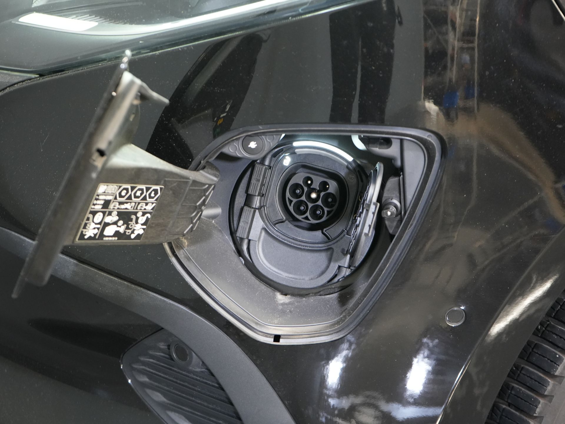 Mercedes-Benz eVito Bestelbus eVito L2 60 kWh 285 km WLTP Snellader/ LED/ Adapt.Cruise/ Stoelverw./ Carplay/ Camera/ PDC/ 17