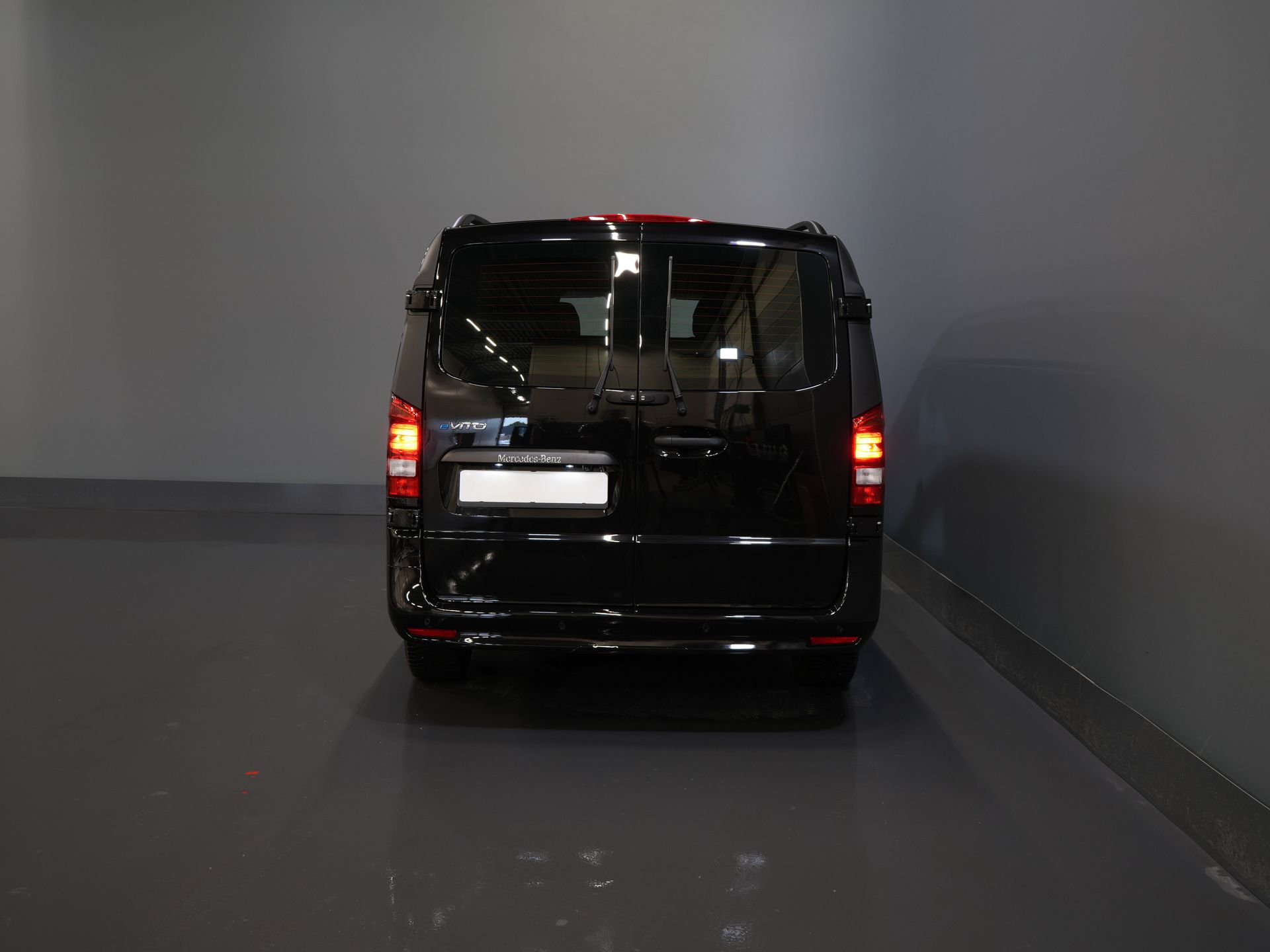 Mercedes-Benz eVito Bestelbus eVito L2 60 kWh 285 km WLTP Snellader/ LED/ Adapt.Cruise/ Stoelverw./ Carplay/ Camera/ PDC/ 17