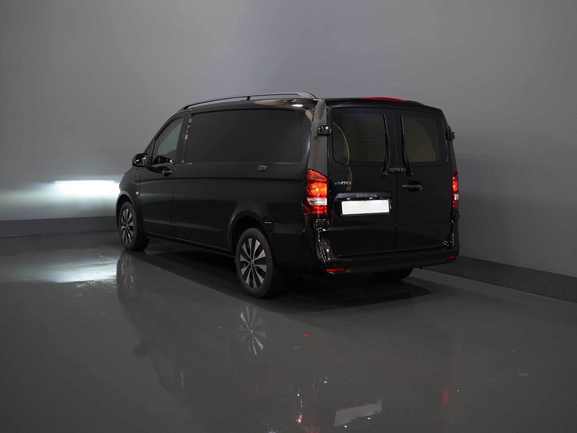 Mercedes-Benz eVito Bestelbus eVito L2 60 kWh 285 km WLTP Snellader/ LED/ Adapt.Cruise/ Stoelverw./ Carplay/ Camera/ PDC/ 17