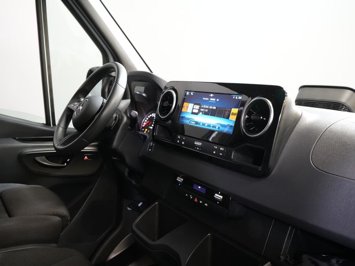 Mercedes-Benz Sprinter Van 317 CDI Aut. L2H2 3.5t Trekverm./ LED/ Gev.Stoel/ 270 Gr.Deuren/ Stoelverw./ Navi/ Camera/ PDC/ Cruise/ Airco