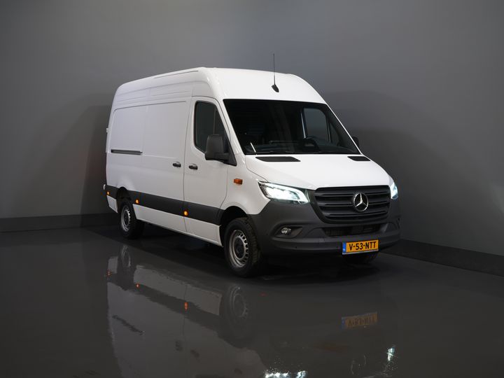 Mercedes-Benz Sprinter Bestelbus 317 CDI Aut. L2H2 LED/ Gev.Stoel/ 270 Gr.Deuren/ Stoelverw./ Navi/ Camera/ PDC/ Cruise/ Airco