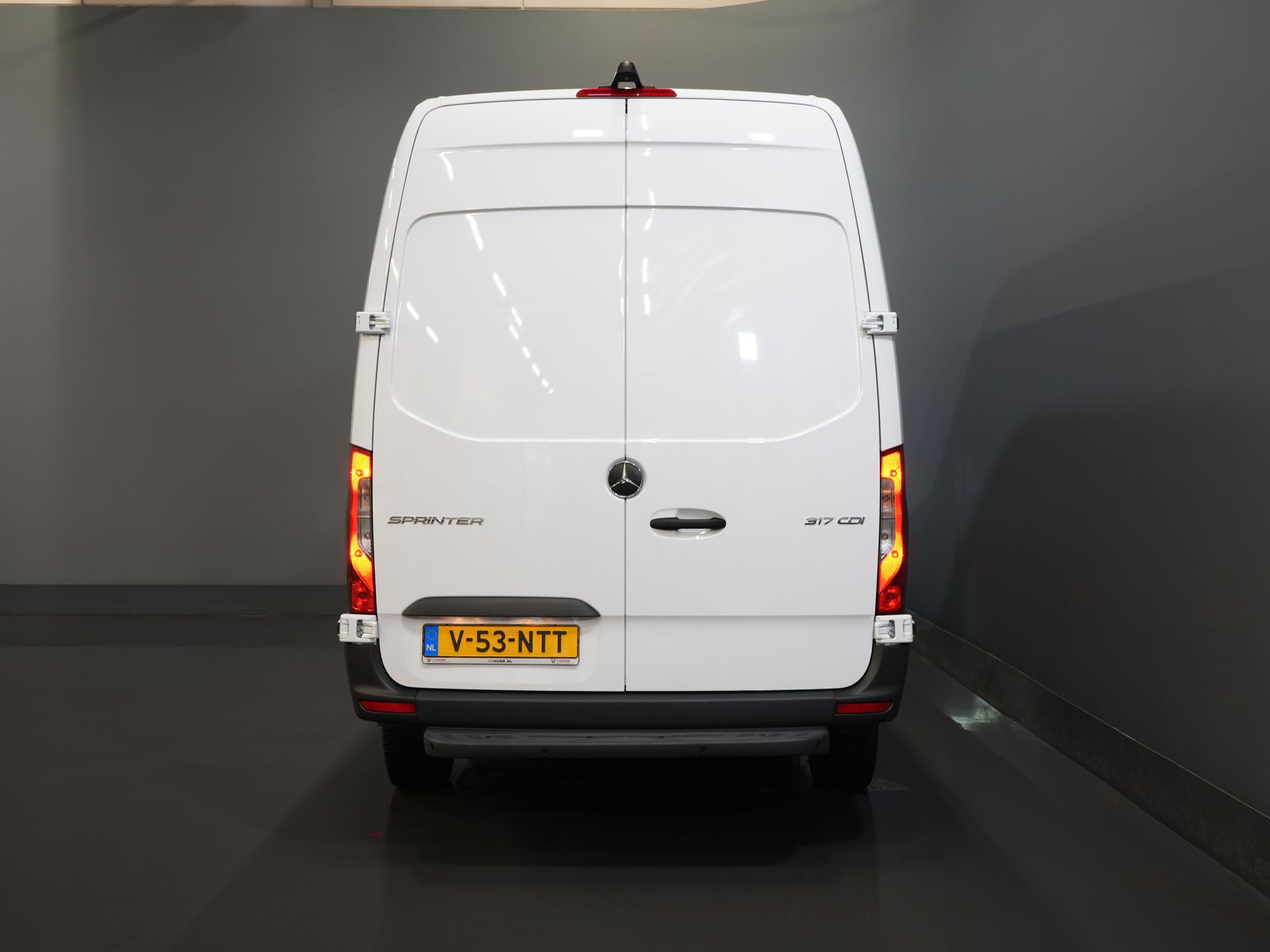 Mercedes-Benz Sprinter Van 317 CDI Aut. L2H2 3.5t Trekverm./ LED/ Gev.Stoel/ 270 Gr.Deuren/ Stoelverw./ Navi/ Camera/ PDC/ Cruise/ Airco