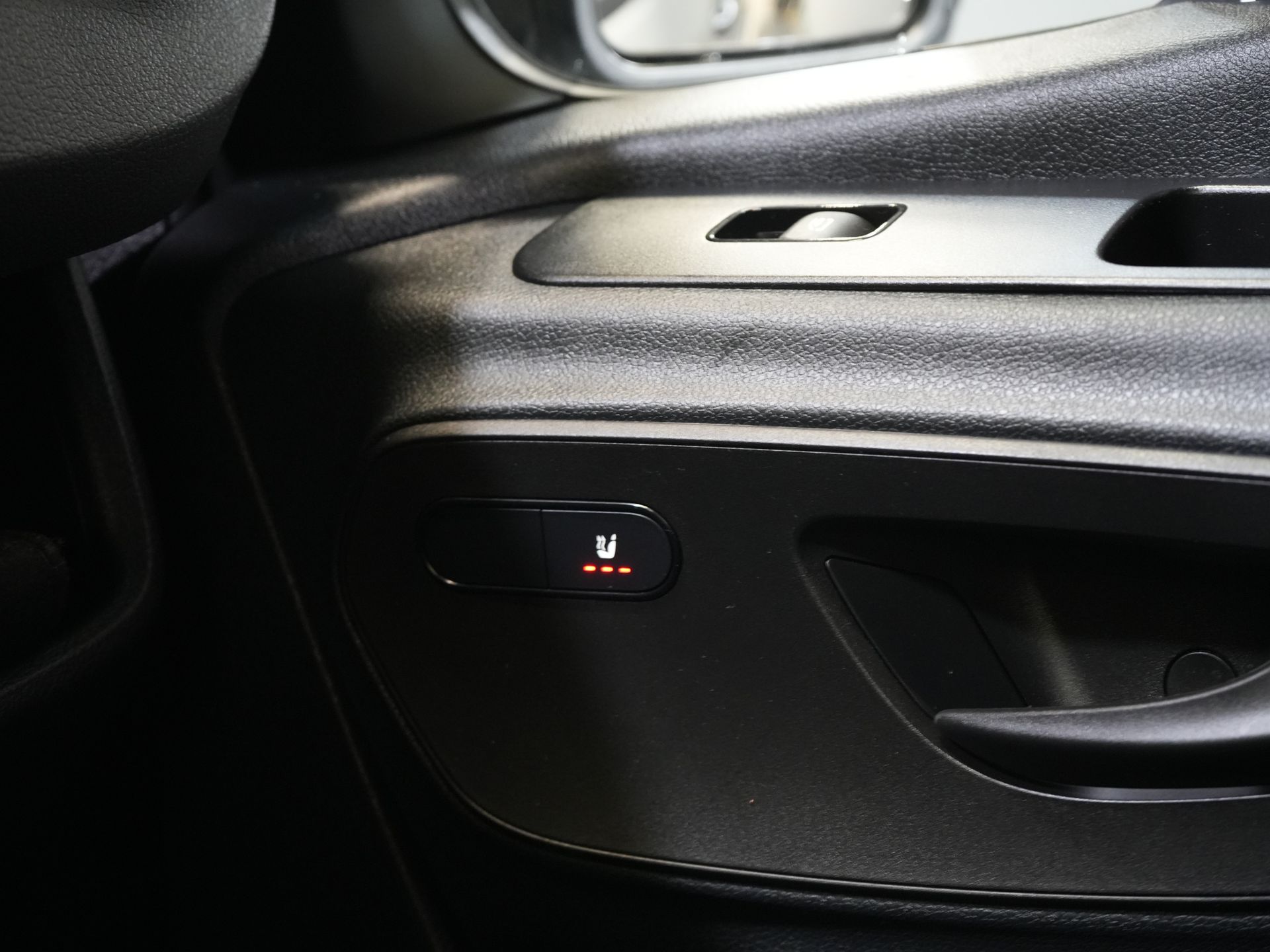 Mercedes-Benz Sprinter Van 317 CDI Aut. L2H2 3.5t Trekverm./ LED/ Gev.Stoel/ 270 Gr.Deuren/ Stoelverw./ Navi/ Camera/ PDC/ Cruise/ Airco