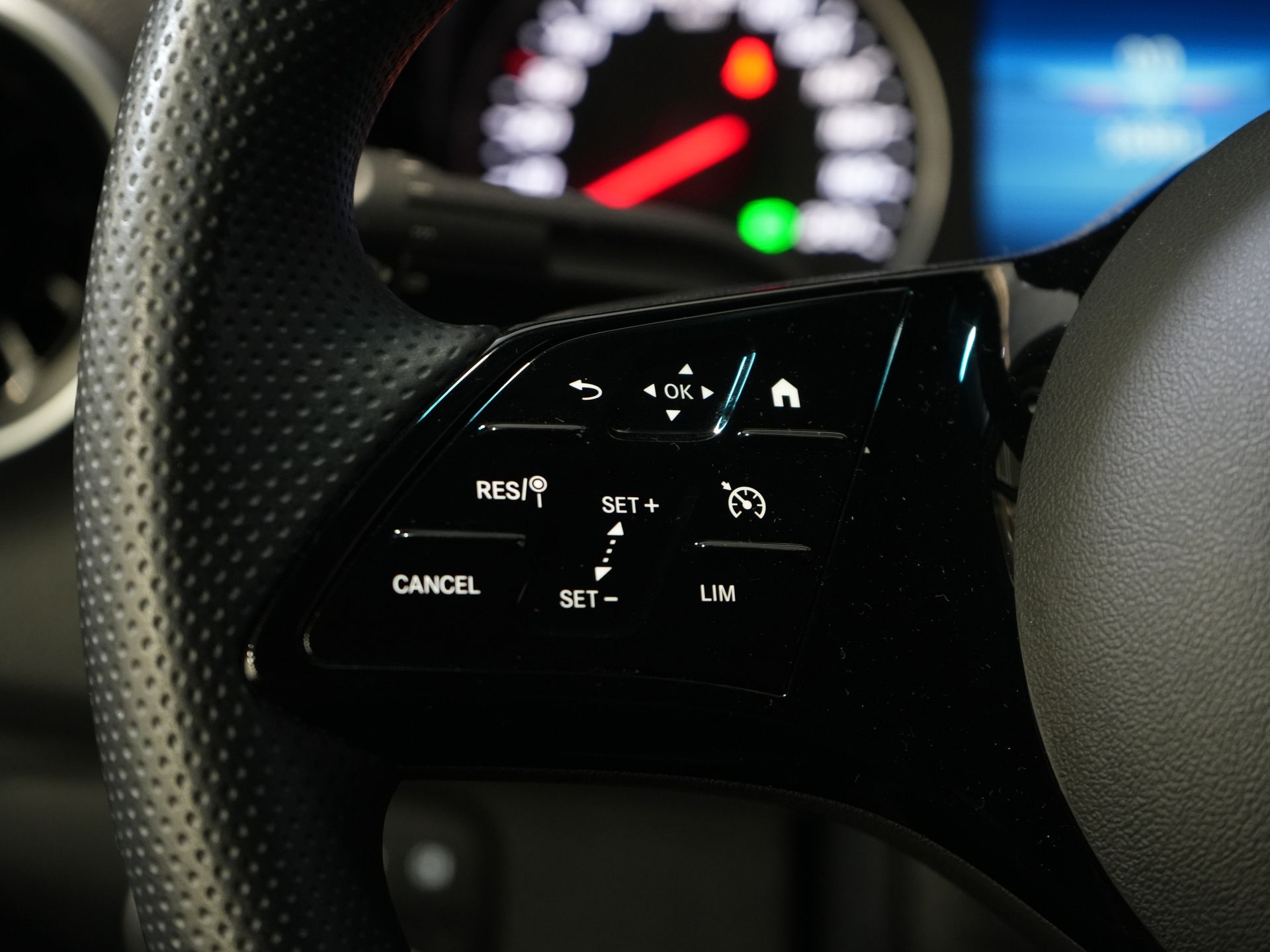 Mercedes-Benz Sprinter Van 317 CDI Aut. L2H2 3.5t Trekverm./ LED/ Gev.Stoel/ 270 Gr.Deuren/ Stoelverw./ Navi/ Camera/ PDC/ Cruise/ Airco