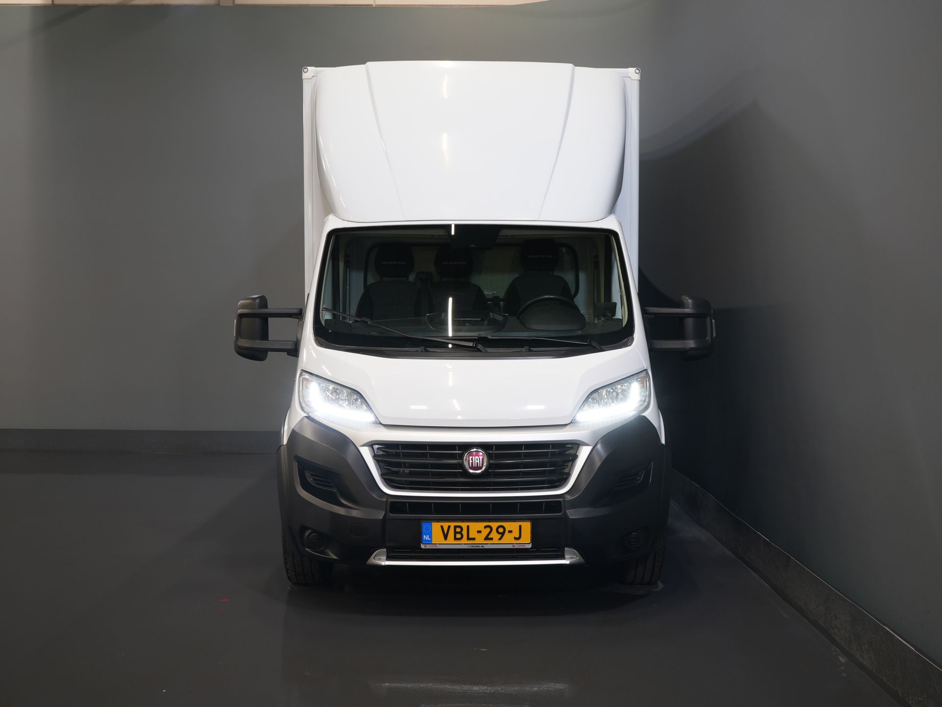 Fiat Ducato Bakwagen 2.3 MJ 150 KM Bakwagen 377x220x222 Laadklep/ Zijdeur/ Spoiler/ Tacho/ Gev.Stoel/ Kamera/ Climate/ Cruise/ Navi