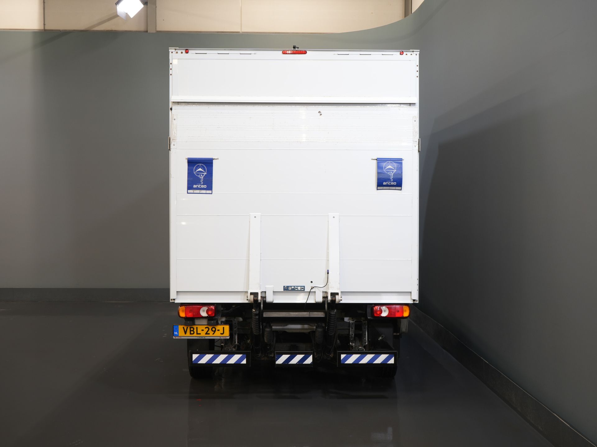 Fiat Ducato Bakwagen 2.3 MJ 150 KM Bakwagen 377x220x222 Laadklep/ Zijdeur/ Spoiler/ Tacho/ Gev.Stoel/ Kamera/ Climate/ Cruise/ Navi