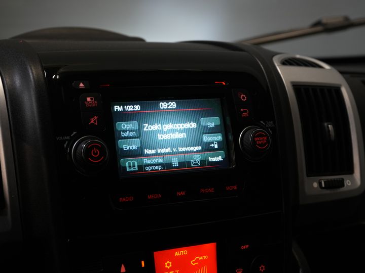 Fiat Ducato Bakwagen 2.3 MJ 150 KM Bakwagen 377x220x222 Laadklep/ Zijdeur/ Spoiler/ Tacho/ Gev.Stoel/ Kamera/ Climate/ Cruise/ Navi