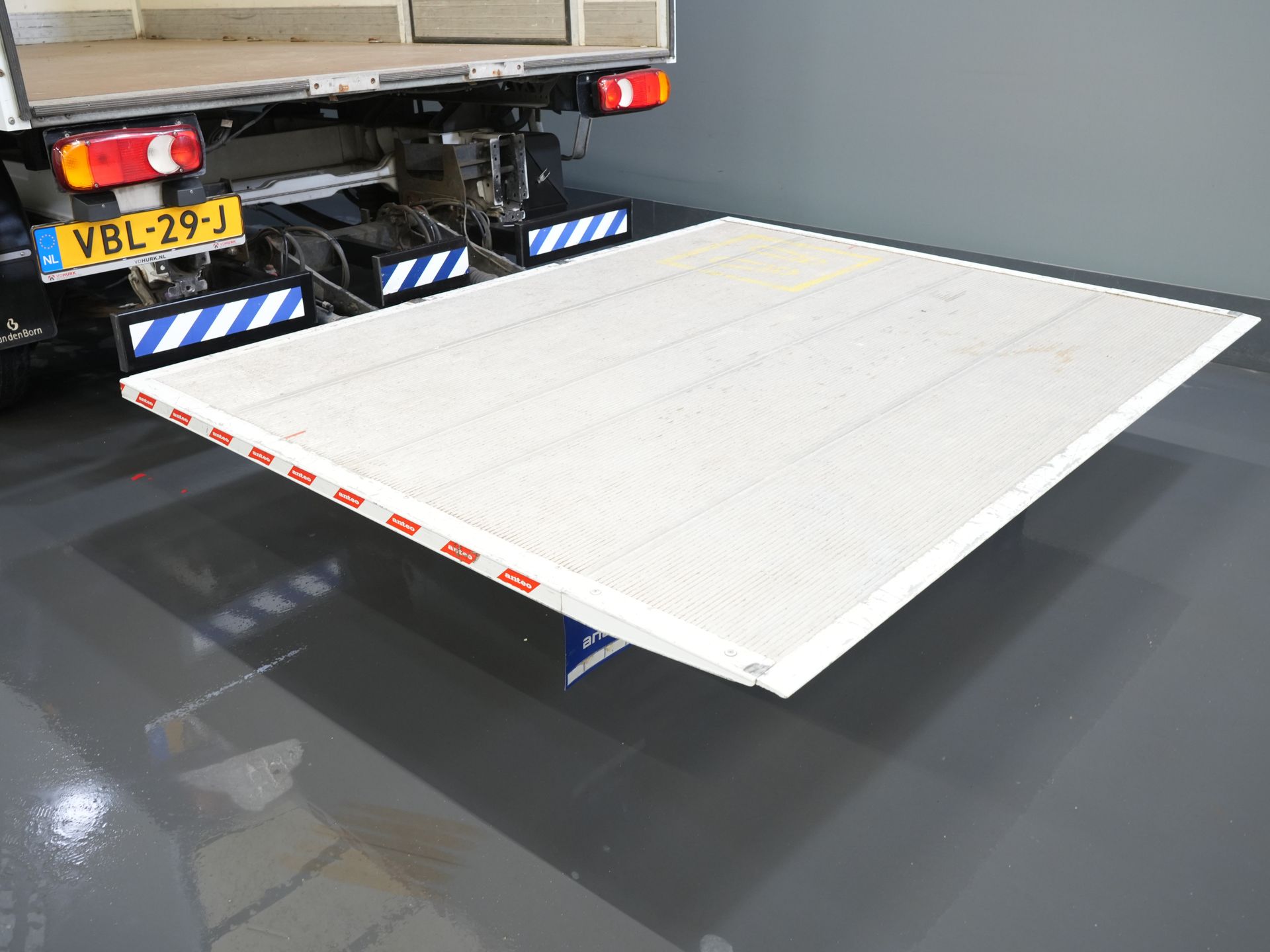 Fiat Ducato Bakwagen 2.3 MJ 150 KM Bakwagen 377x220x222 Laadklep/ Zijdeur/ Spoiler/ Tacho/ Gev.Stoel/ Kamera/ Climate/ Cruise/ Navi