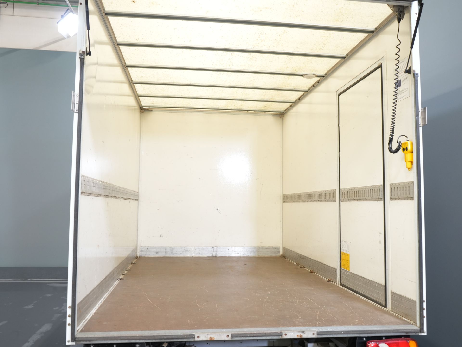 Fiat Ducato Bakwagen 2.3 MJ 150 KM Bakwagen 377x220x222 Laadklep/ Zijdeur/ Spoiler/ Tacho/ Gev.Stoel/ Kamera/ Climate/ Cruise/ Navi