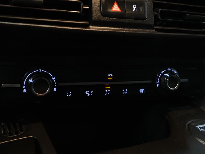 Fiat Doblò Bestelbus 1.2 110 pk L2 BENZINE 3pers./ Virtual Cockpit/ Carplay/ Navi/ Camera/ PDC/ Cruise/ Airco