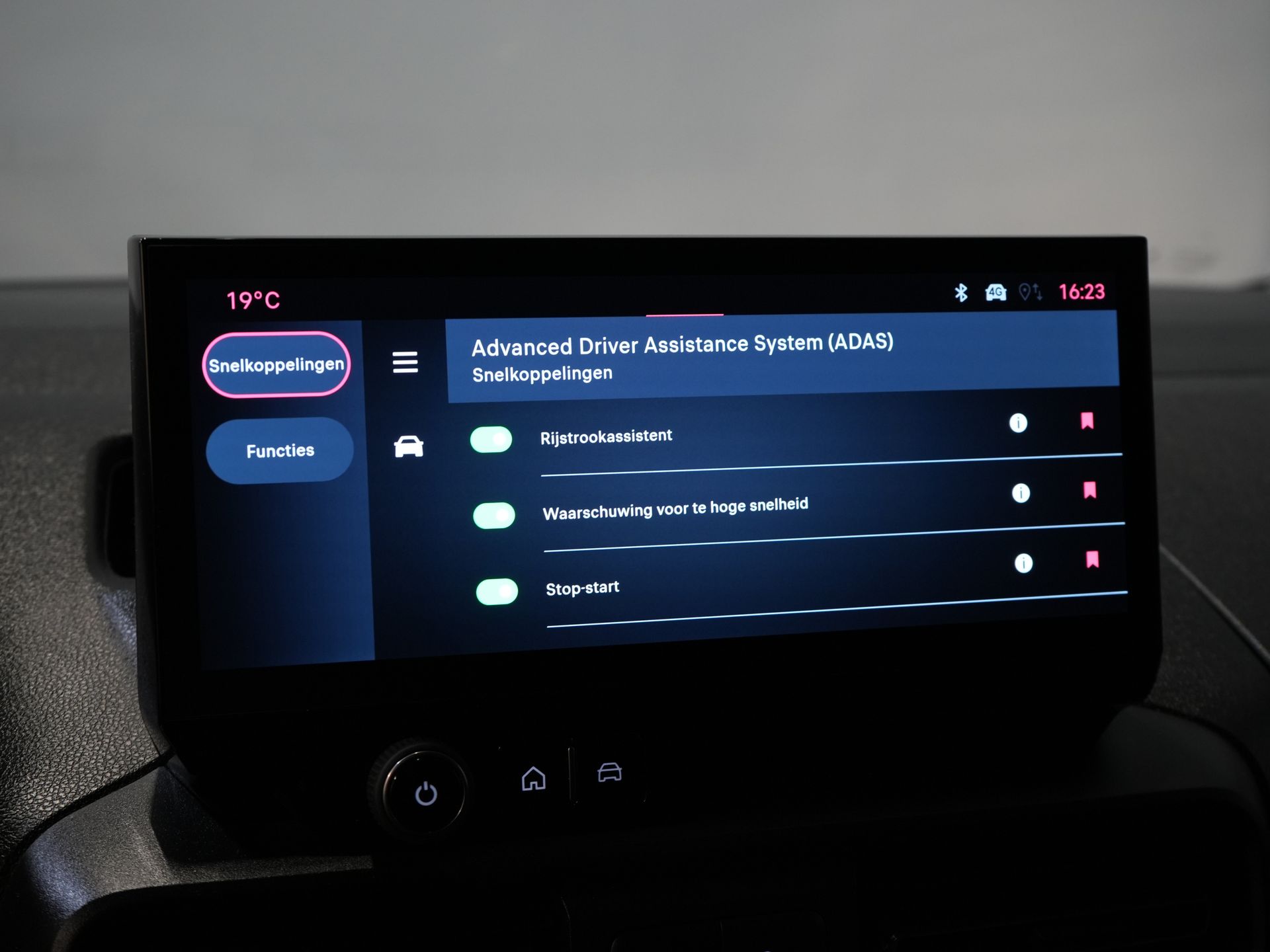 Fiat Doblò Bestelbus 1.2 110 pk L2 BENZINE 3pers./ Virtual Cockpit/ Carplay/ Navi/ Camera/ PDC/ Cruise/ Airco