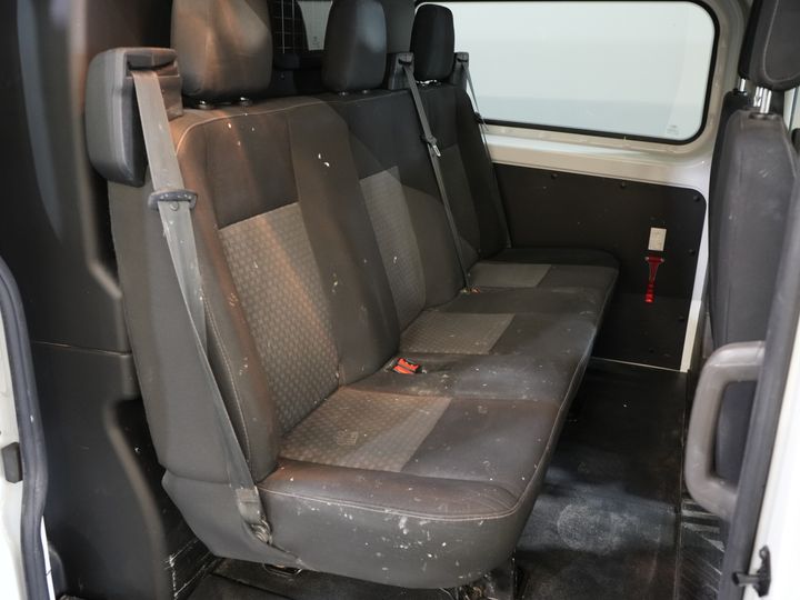 Ford Transit Custom Bestelbus 2.0 TDCI L2 Trend DC Dubbel Cabine BPM VRIJ! Stoelverw./ Carplay/ 2.7t Trekverm./ Navi/ PDC/ Cruise
