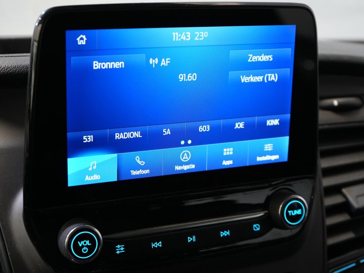 Ford Transit Custom Bestelbus 2.0 TDCI L2 Trend DC Dubbel Cabine BPM VRIJ! Stoelverw./ Carplay/ 2.7t Trekverm./ Navi/ PDC/ Cruise