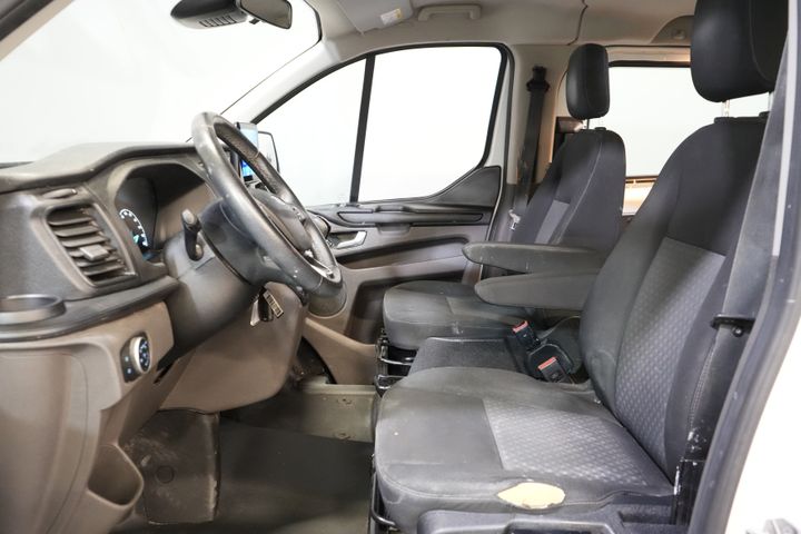 Ford Transit Custom Bestelbus 2.0 TDCI L2 Trend DC Dubbel Cabine BPM VRIJ! Stoelverw./ Carplay/ 2.7t Trekverm./ Navi/ PDC/ Cruise