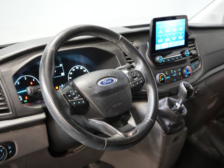 Ford Transit Custom Bestelbus 2.0 TDCI L2 Trend DC Dubbel Cabine BPM VRIJ! Stoelverw./ Carplay/ 2.7t Trekverm./ Navi/ PDC/ Cruise