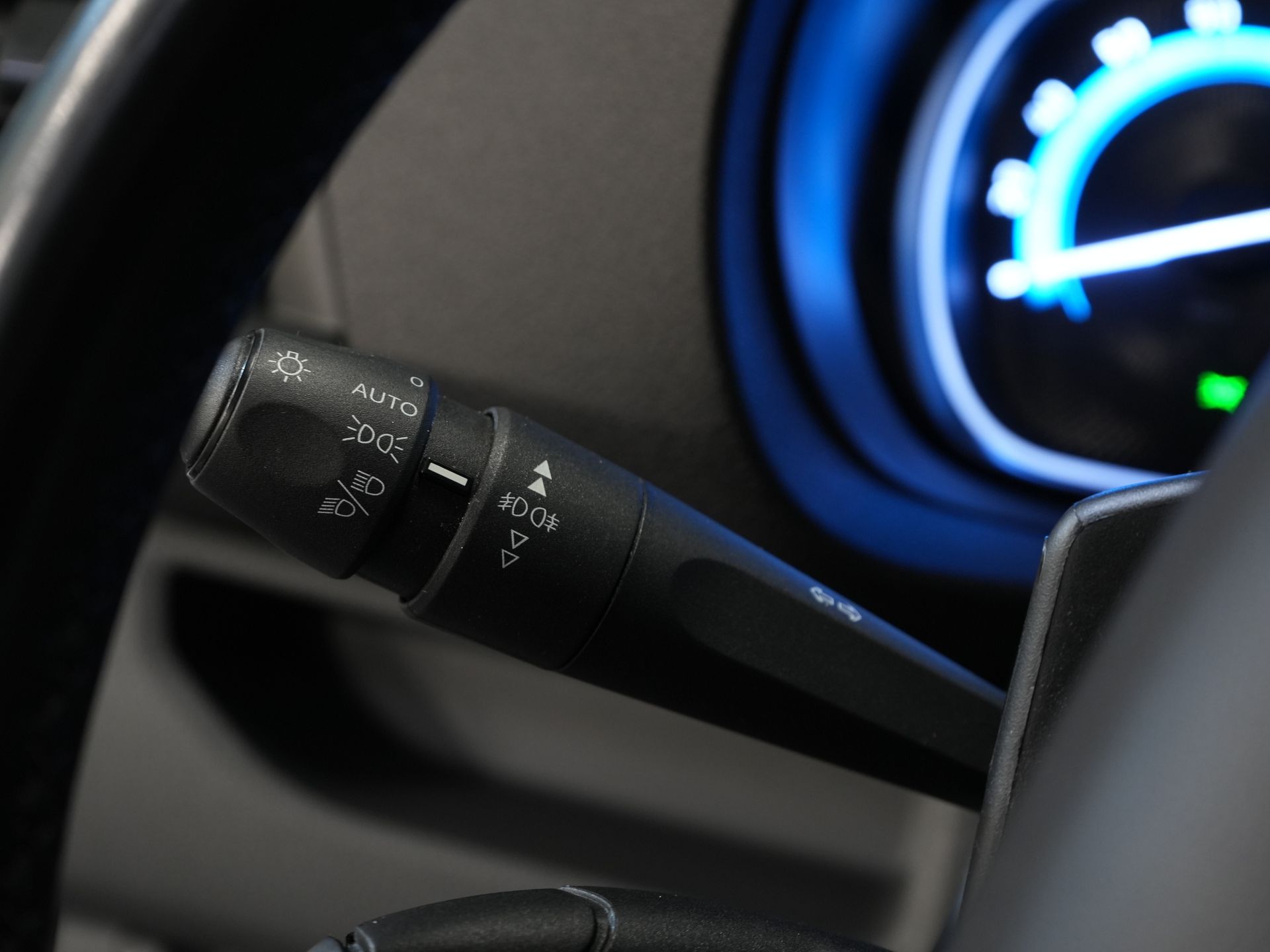 Peugeot e-Expert Van L2 75 кВт/год 330 км WLTP Швидка зарядка/ Сидіння/ Навігація/ Carplay/ Камера/ Клімат/ LMV/ Круїз