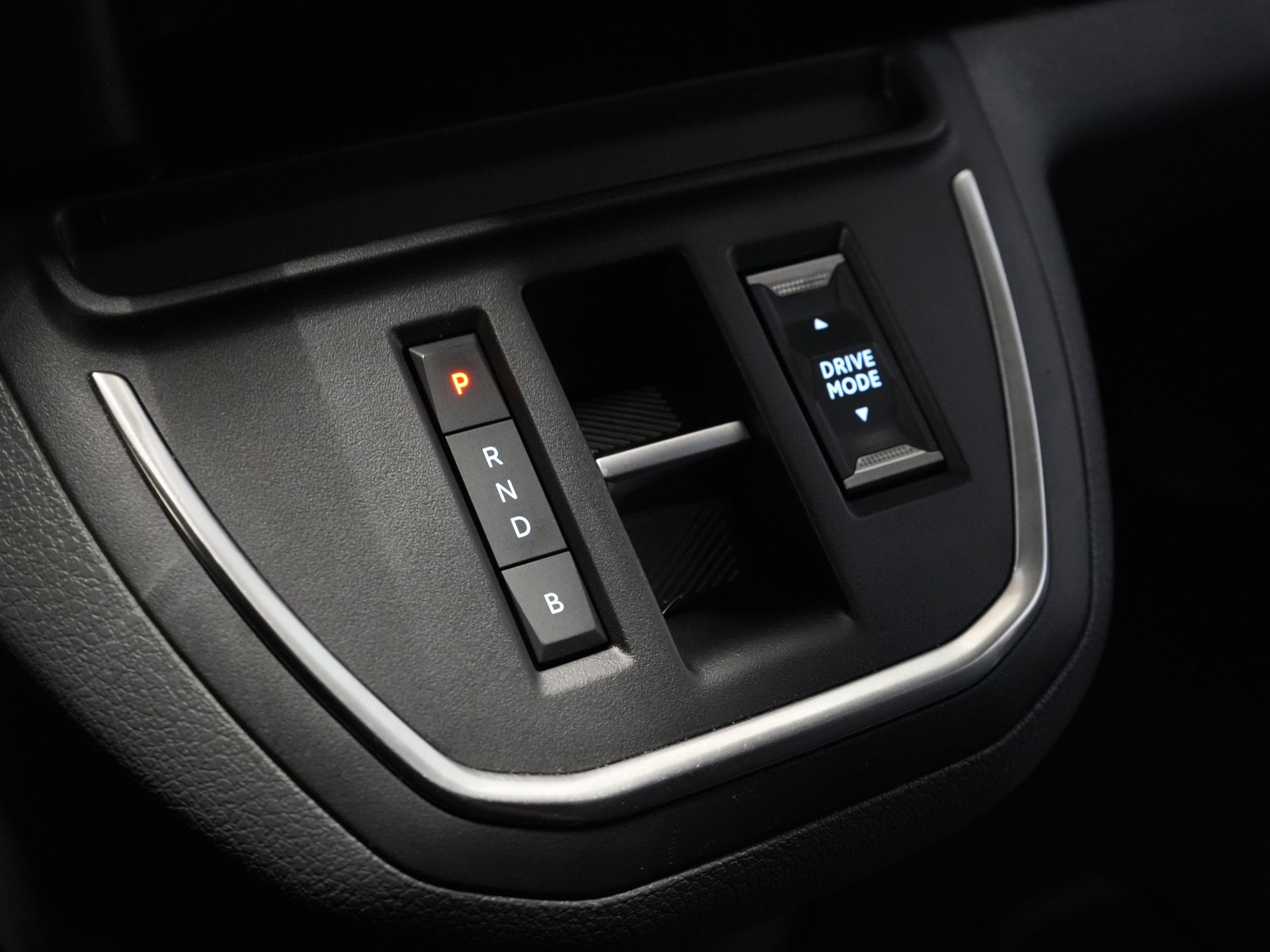 Peugeot e-Expert Van L2 75 кВт/год 330 км WLTP Швидка зарядка/ Сидіння/ Навігація/ Carplay/ Камера/ Клімат/ LMV/ Круїз