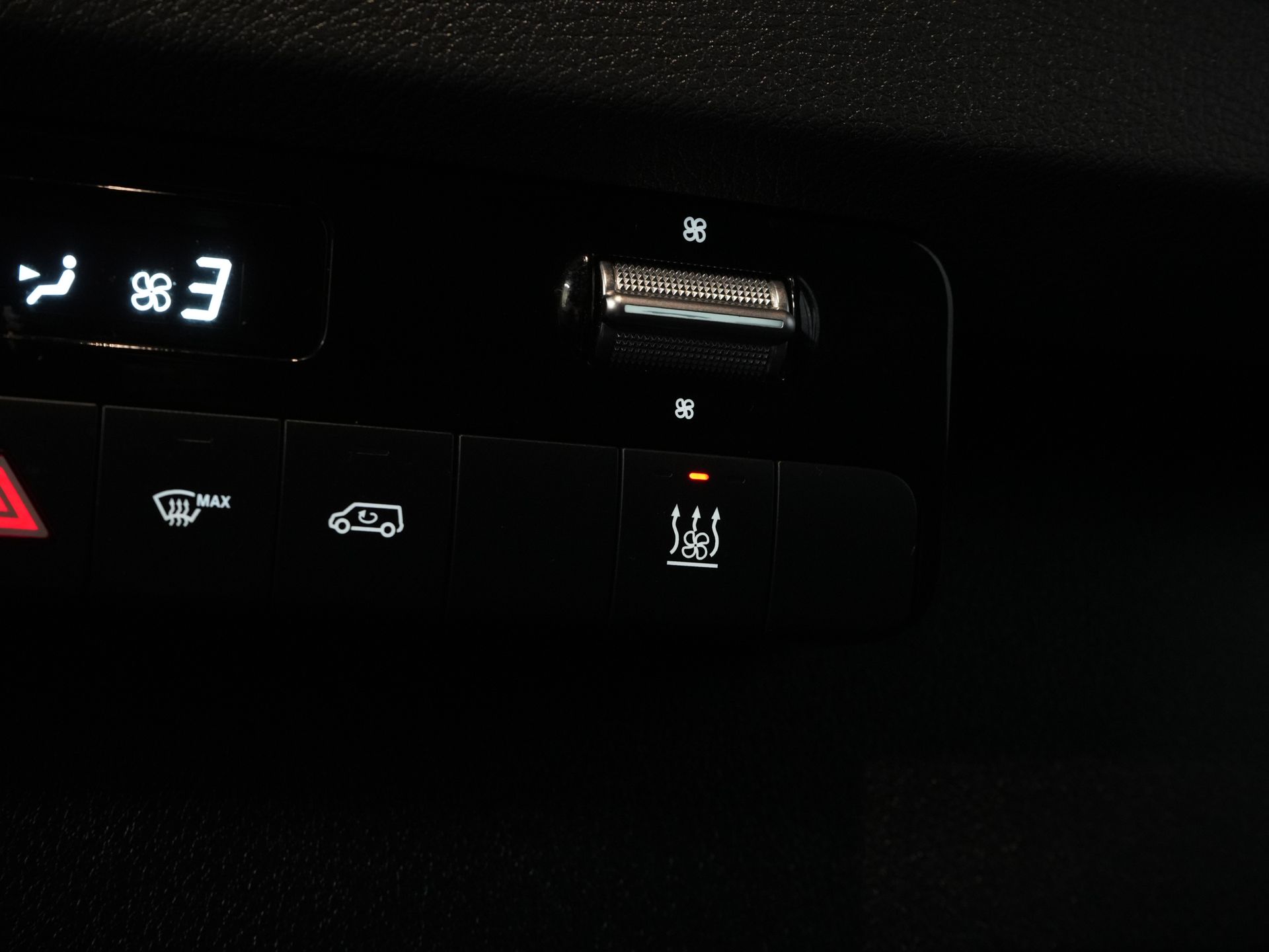 Mercedes-Benz Sprinter Van 317 CDI Aut. L2H2 LED/ Адапт.круїз/ Підігрів підставки/ Підігрів сидінь/ Carplay/ Камера/ Буксирний гак