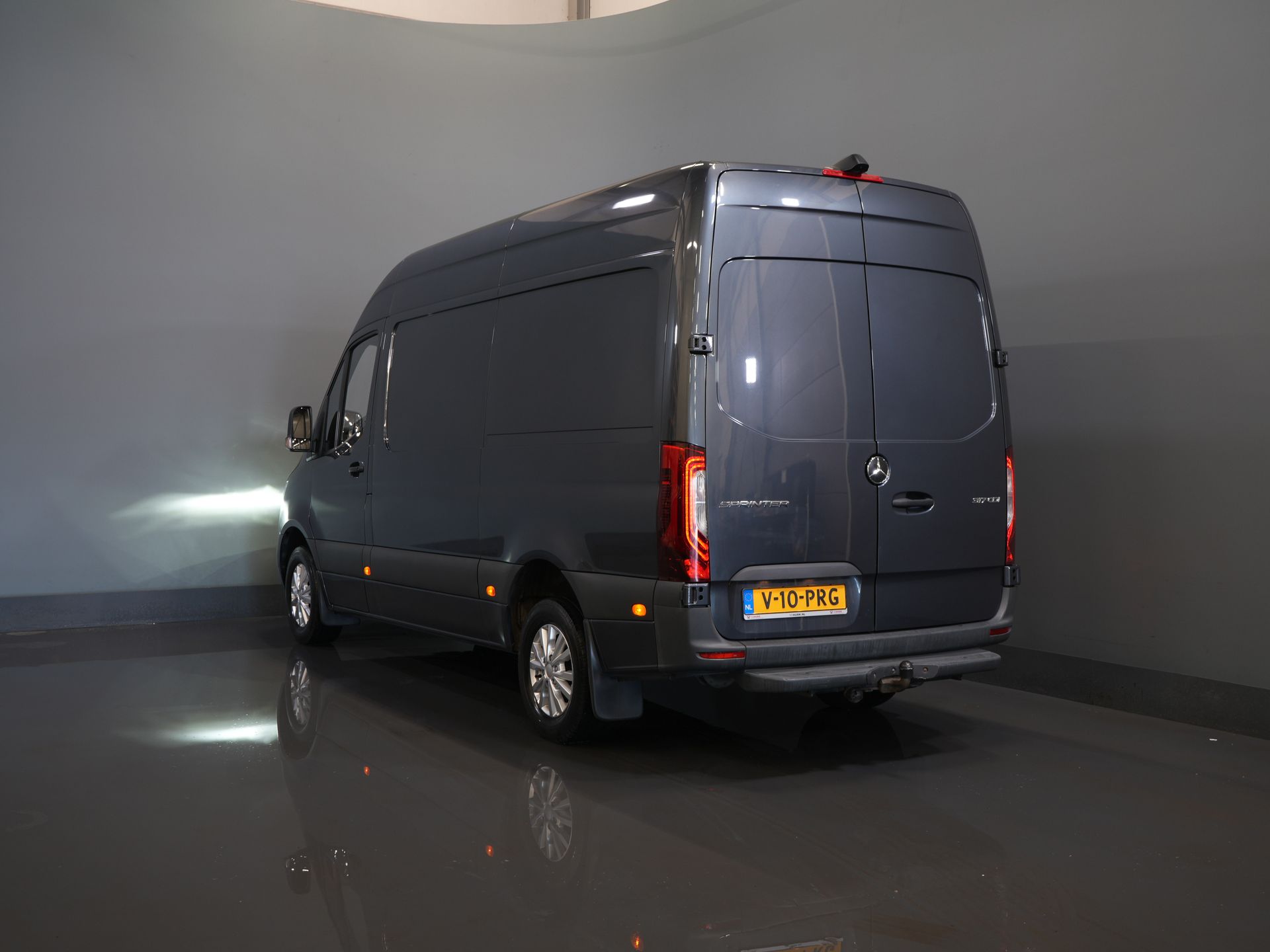 Mercedes-Benz Sprinter Van 317 CDI Aut. L2H2 LED/ Адапт.круїз/ Підігрів підставки/ Підігрів сидінь/ Carplay/ Камера/ Буксирний гак