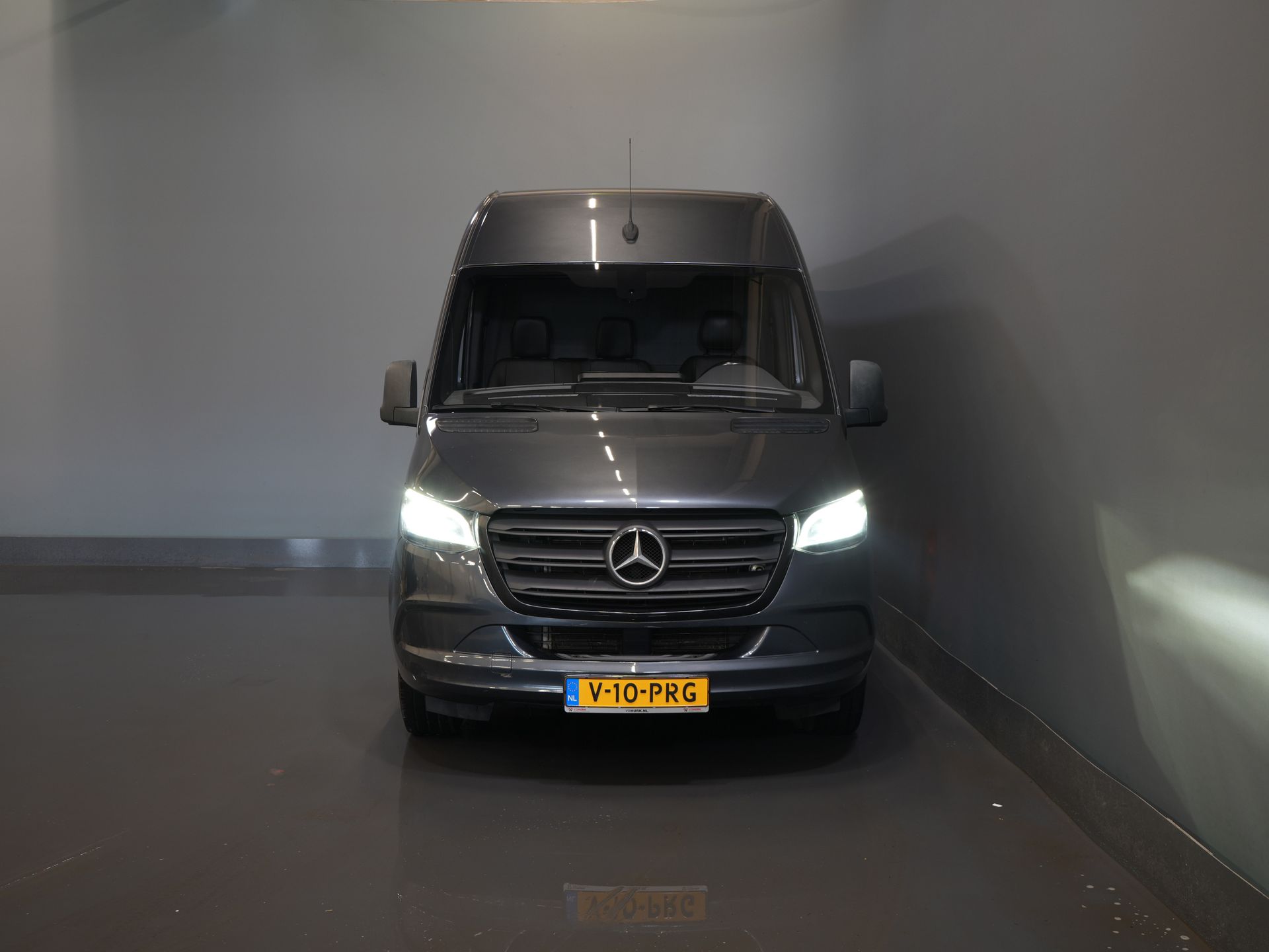 Mercedes-Benz Sprinter Van 317 CDI Aut. L2H2 LED/ Адапт.круїз/ Підігрів підставки/ Підігрів сидінь/ Carplay/ Камера/ Буксирний гак