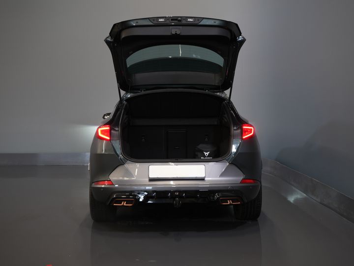 CUPRA Formentor SUV 1.4 e-Hybrid 245 CV VZ Copper Edition Matrix/ Gancio di traino/ Adapt.Cruise/ Sedili riscaldati/ Volante riscaldato/ Navigatore/ Telecamera/ Climatizzatore