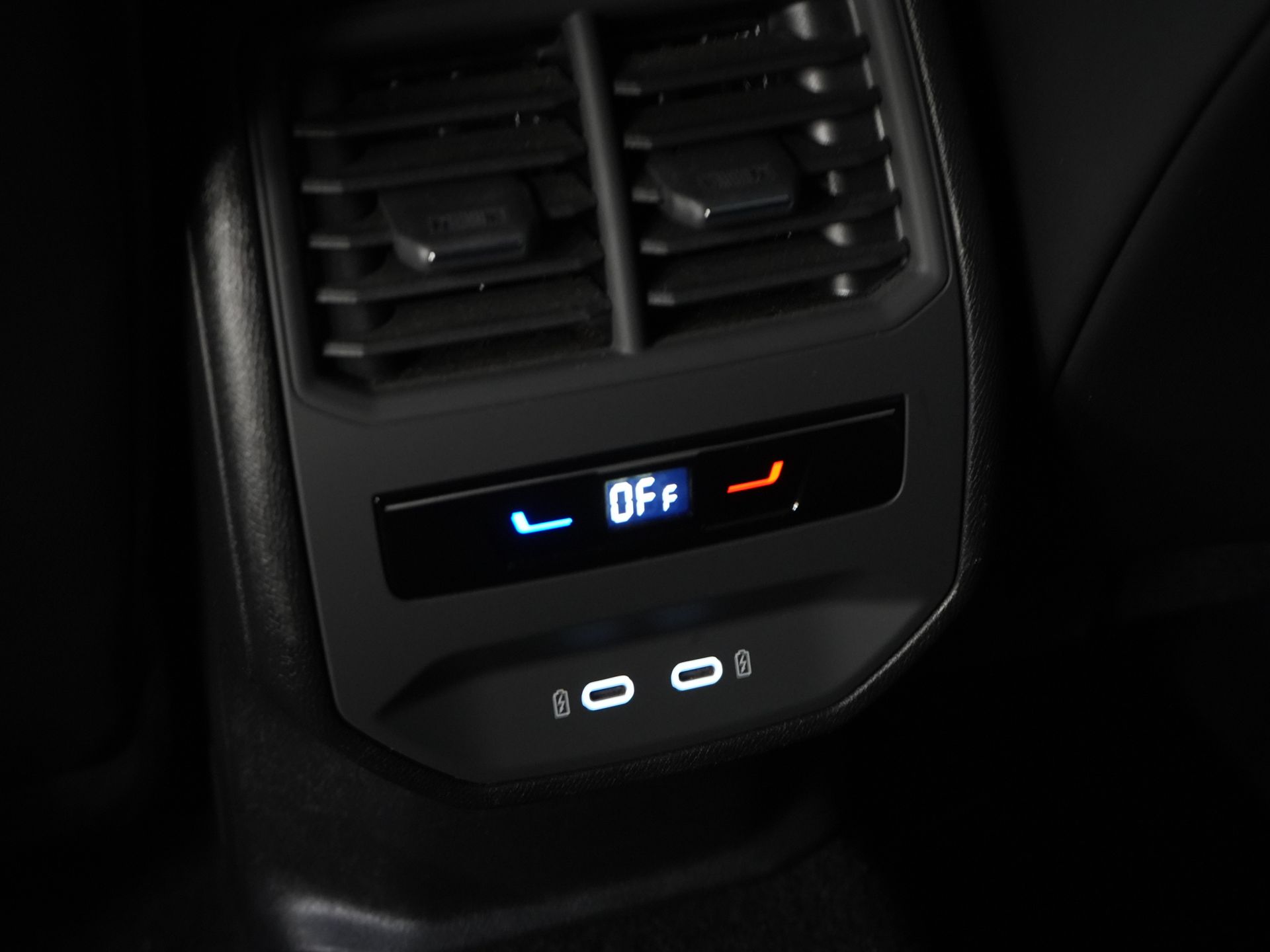 CUPRA Formentor SUV 1.4 e-Hybrid 245 CV VZ Copper Edition Matrix/ Gancio di traino/ Adapt.Cruise/ Sedili riscaldati/ Volante riscaldato/ Navigatore/ Telecamera/ Climatizzatore