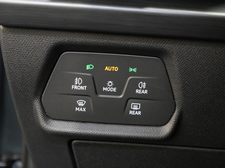 CUPRA Formentor SUV 1.4 e-Hybrid 245 CV VZ Copper Edition Matrix/ Gancio di traino/ Adapt.Cruise/ Sedili riscaldati/ Volante riscaldato/ Navigatore/ Telecamera/ Climatizzatore