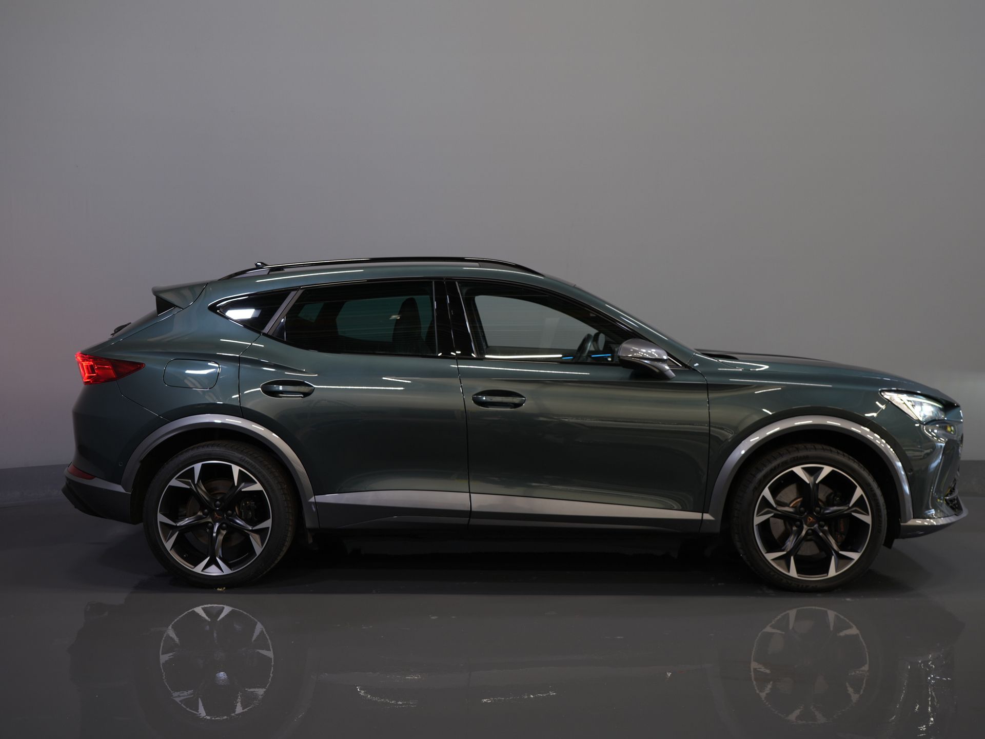 CUPRA Formentor SUV 1.4 e-Hybrid 245 CV VZ Copper Edition Matrix/ Gancio di traino/ Adapt.Cruise/ Sedili riscaldati/ Volante riscaldato/ Navigatore/ Telecamera/ Climatizzatore