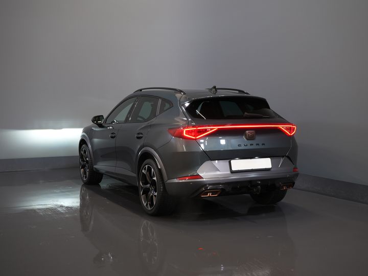 CUPRA Formentor SUV 1.4 e-Hybrid 245 CV VZ Copper Edition Matrix/ Gancio di traino/ Adapt.Cruise/ Sedili riscaldati/ Volante riscaldato/ Navigatore/ Telecamera/ Climatizzatore