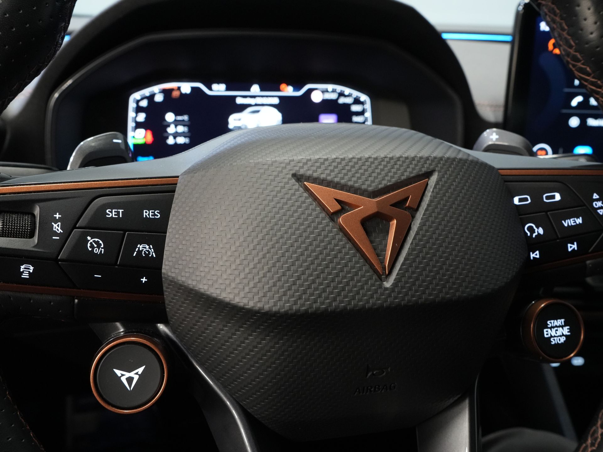 CUPRA Formentor SUV 1.4 e-Hybrid 245 CV VZ Copper Edition Matrix/ Gancio di traino/ Adapt.Cruise/ Sedili riscaldati/ Volante riscaldato/ Navigatore/ Telecamera/ Climatizzatore