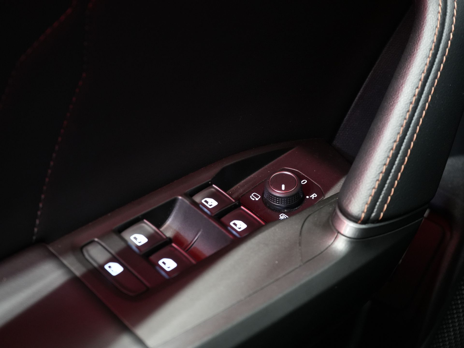 CUPRA Formentor SUV 1.4 e-Hybrid 245 CV VZ Copper Edition Matrix/ Gancio di traino/ Adapt.Cruise/ Sedili riscaldati/ Volante riscaldato/ Navigatore/ Telecamera/ Climatizzatore