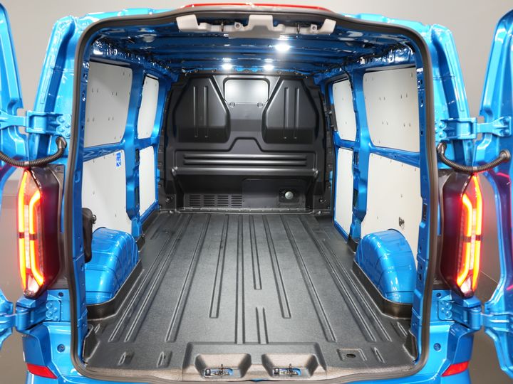 Ford E-Transit Custom Furgoneta 340 65 kWh 330 km WLTP L2 Garanție limitată 5 ani/ 2,3 t Capacitate de remorcare/ Încărcător rapid/ Matrix LED/ B&O/ Adapt.Cruise/ Încălzitor de standby/ Carplay