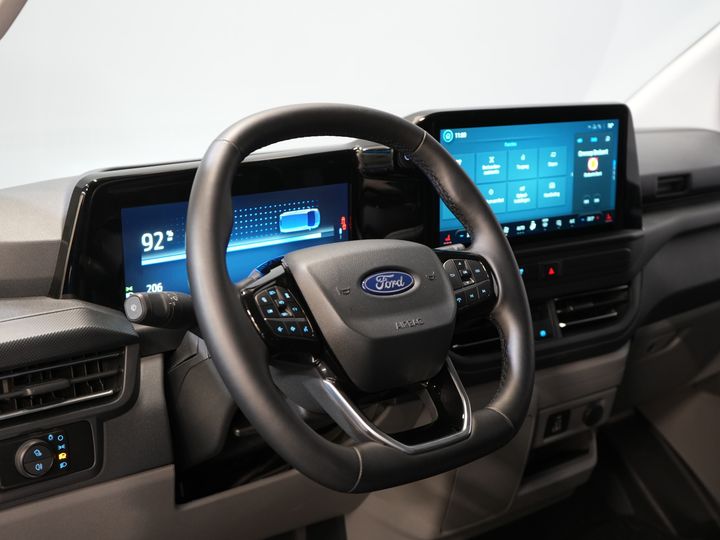 Ford E-Transit Custom Furgoneta 340 65 kWh 330 km WLTP L2 Garanție limitată 5 ani/ 2,3 t Capacitate de remorcare/ Încărcător rapid/ Matrix LED/ B&O/ Adapt.Cruise/ Încălzitor de standby/ Carplay