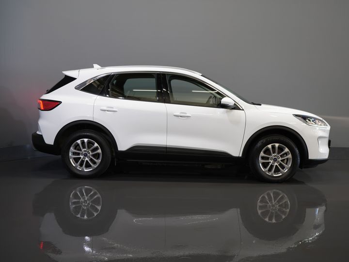 Ford Kuga SUV 2.5 PHEV 225 CV Titanium Navi/ Carplay/ Asientos calefactables/ Volante calefactable/ Cámara/ PDC/ Climatizador