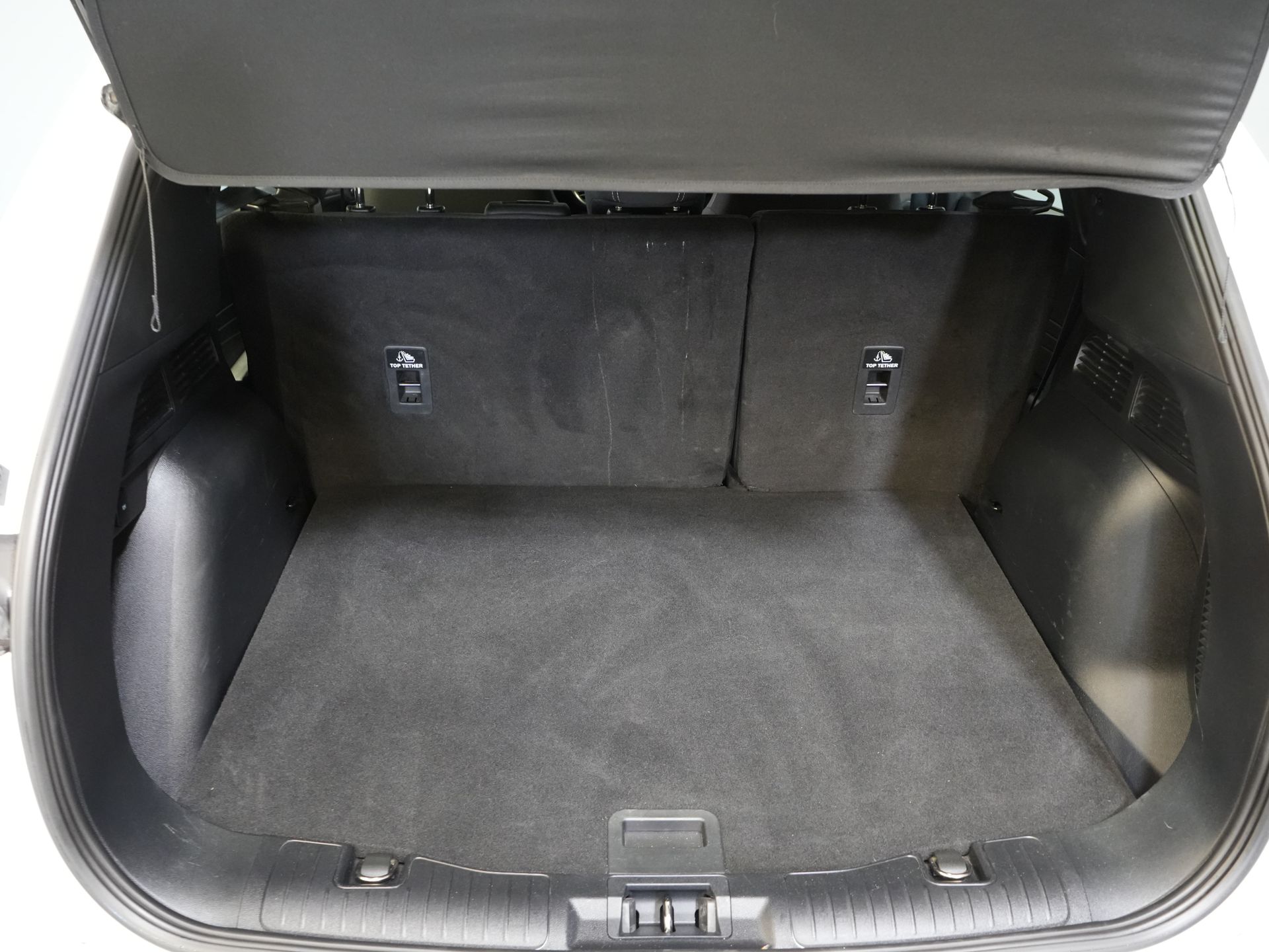 Ford Kuga SUV 2.5 PHEV 225 CV Titanium Navi/ Carplay/ Asientos calefactables/ Volante calefactable/ Cámara/ PDC/ Climatizador