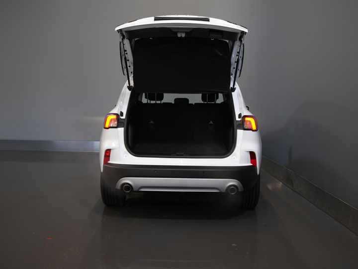 Ford Kuga SUV 2.5 PHEV 225 CV Titanium Navi/ Carplay/ Asientos calefactables/ Volante calefactable/ Cámara/ PDC/ Climatizador