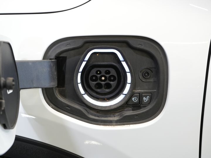 Ford Kuga SUV 2.5 PHEV 225 CV Titanium Navi/ Carplay/ Asientos calefactables/ Volante calefactable/ Cámara/ PDC/ Climatizador