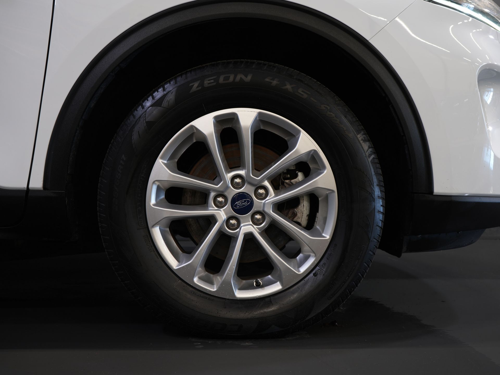 Ford Kuga SUV 2.5 PHEV 225 CV Titanium Navi/ Carplay/ Asientos calefactables/ Volante calefactable/ Cámara/ PDC/ Climatizador