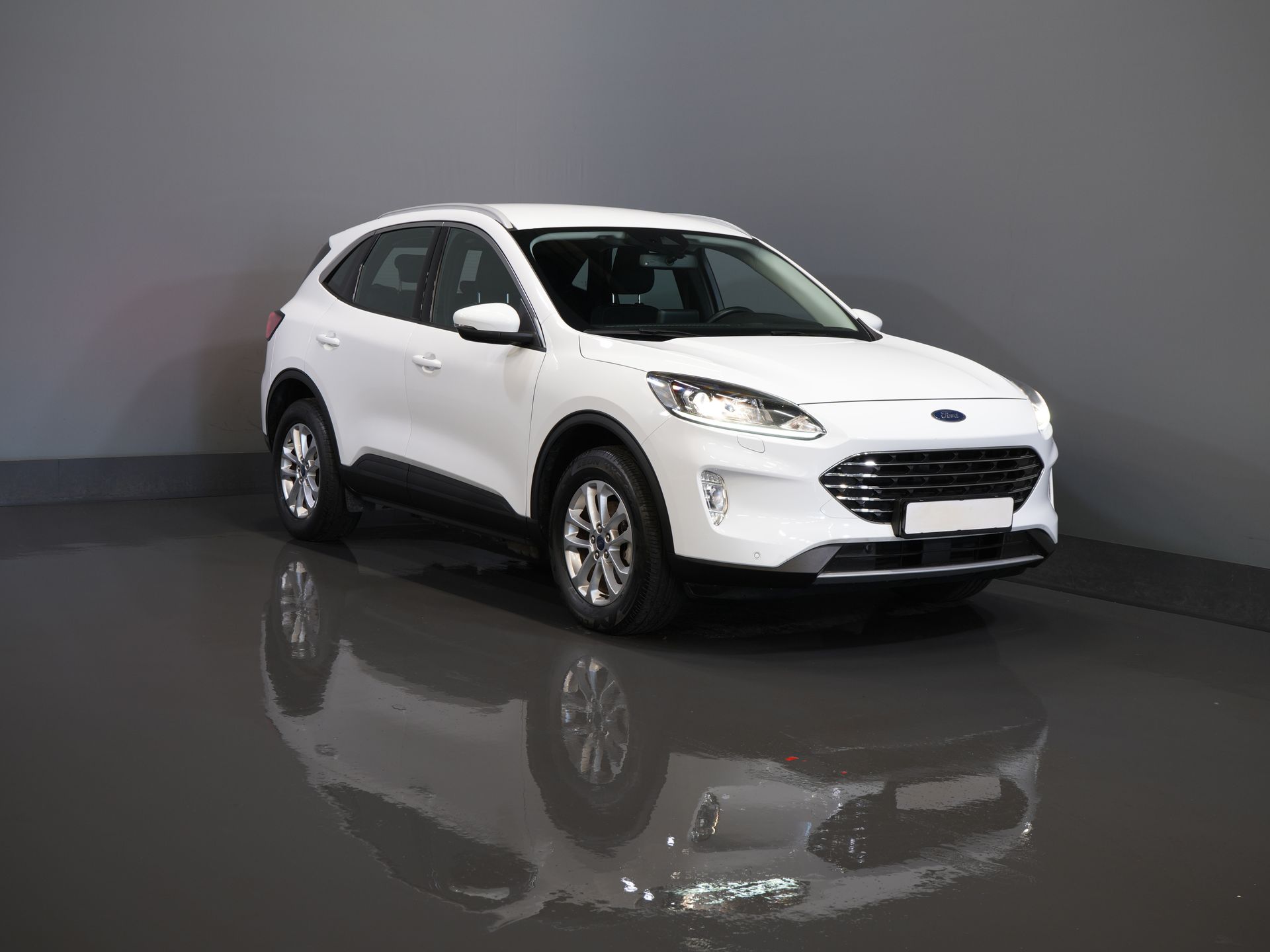 Ford Kuga SUV 2.5 PHEV 225 CV Titanium Navi/ Carplay/ Asientos calefactables/ Volante calefactable/ Cámara/ PDC/ Climatizador