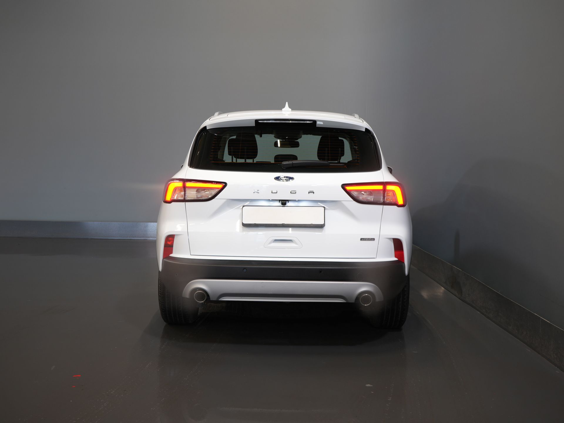 Ford Kuga SUV 2.5 PHEV 225 CV Titanium Navi/ Carplay/ Asientos calefactables/ Volante calefactable/ Cámara/ PDC/ Climatizador