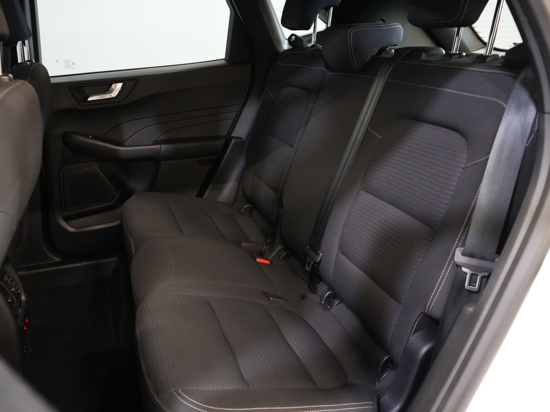 Ford Kuga SUV 2.5 PHEV 225 CV Titanium Navi/ Carplay/ Asientos calefactables/ Volante calefactable/ Cámara/ PDC/ Climatizador