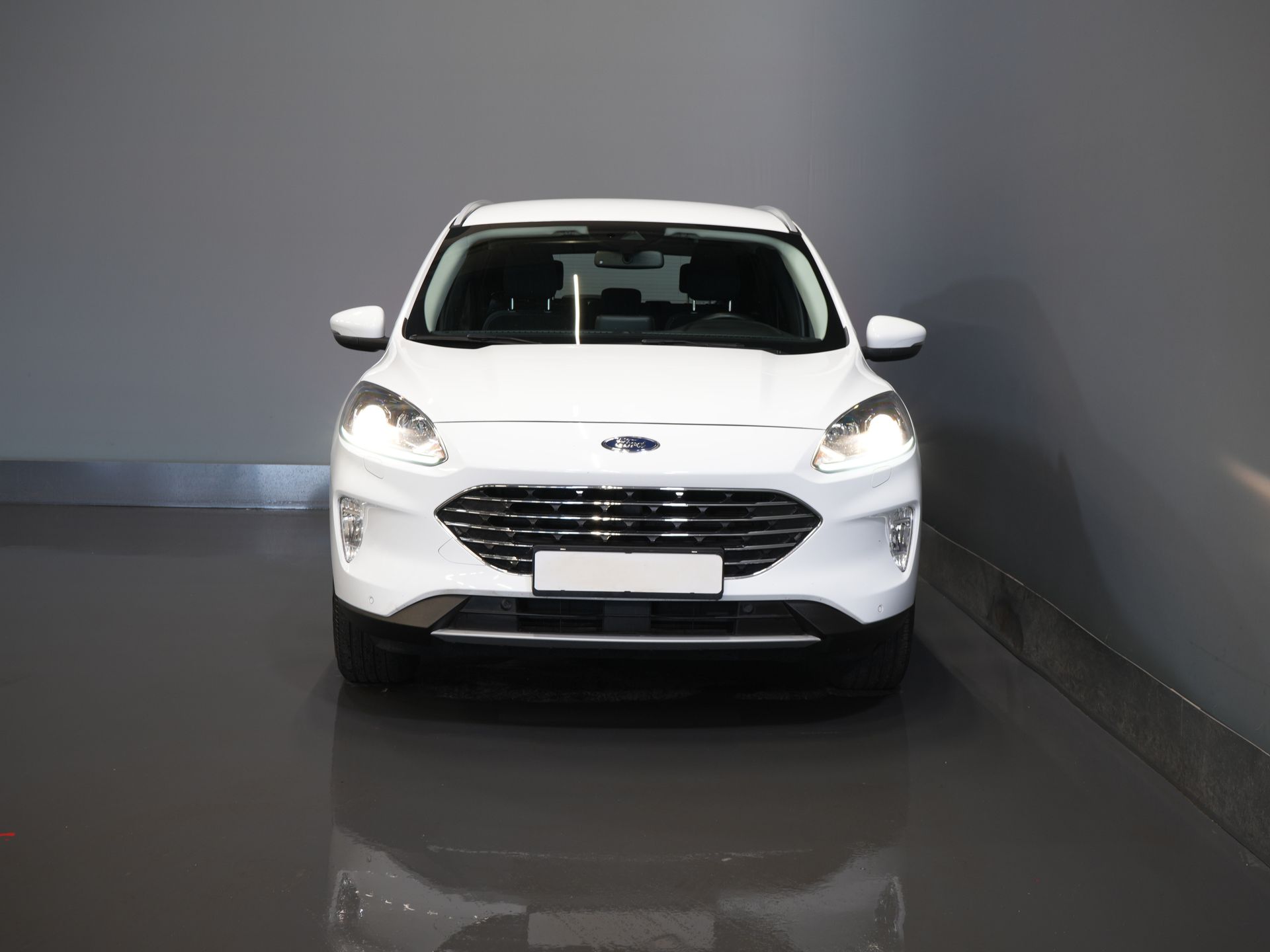 Ford Kuga SUV 2.5 PHEV 225 CV Titanium Navi/ Carplay/ Asientos calefactables/ Volante calefactable/ Cámara/ PDC/ Climatizador